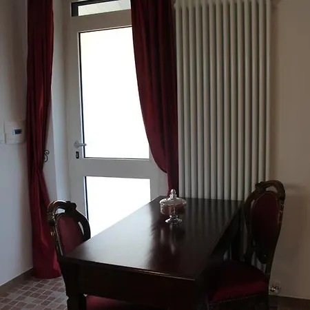 ゲストハウス La Fabbrica Dell'oro 3*